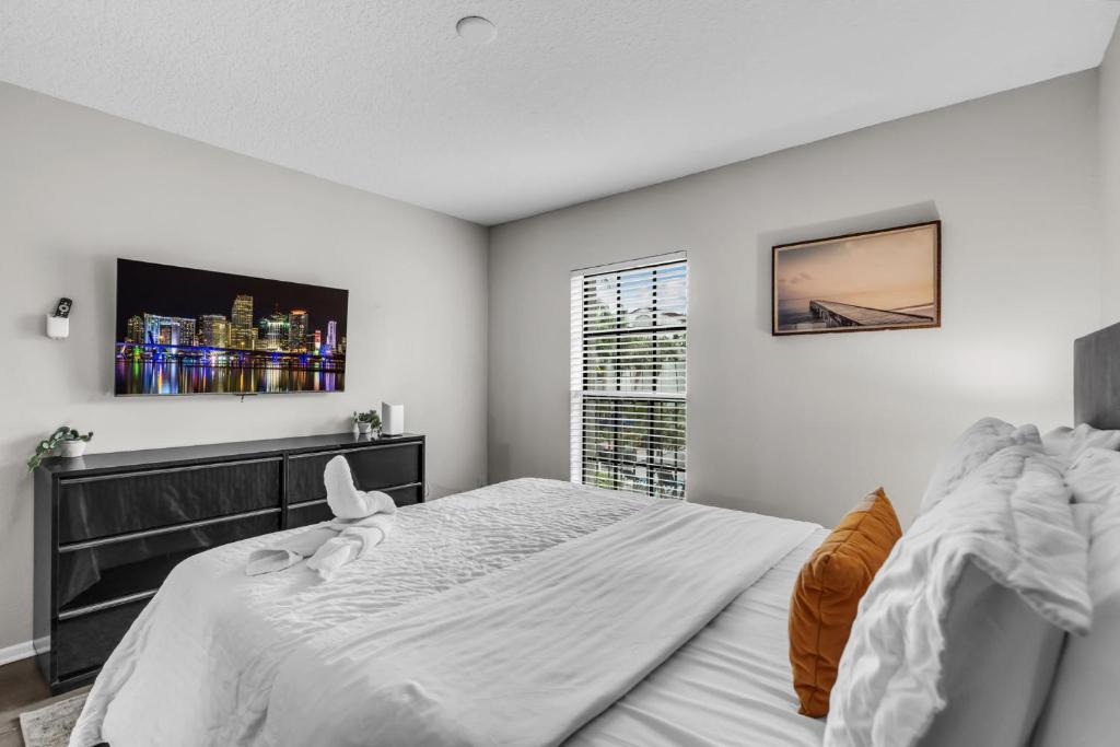 Survey Creek Apartment | Family Friendly 2 Bed in Fort Lauderdale