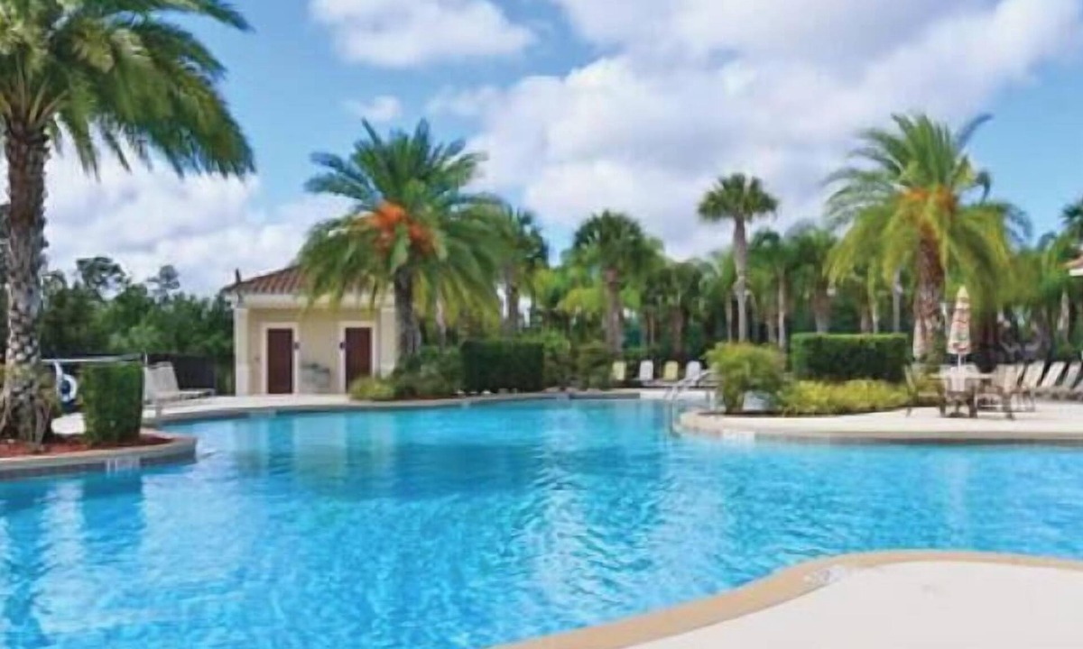 West Kissimmee Condo | Family Friendly 2BR Condo at Oakwater Resort – 1.5 Miles to Disney