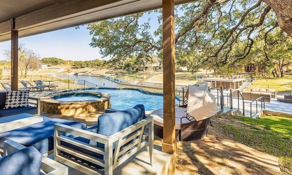 Kingsland House | Family Fun on Lake LBJ | Pool & Spa + Casita