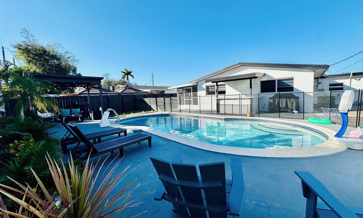Driftwood House | Family Oasis II Private Pool House II Hard Rock Hollywood