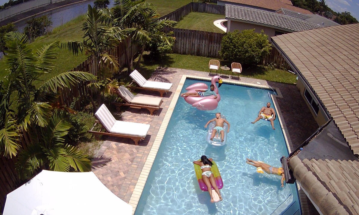 Plantation House | Family Vacation-Private Heated Pool, 2 King Beds, 3 full baths, BBQ, Beach, MAJOR INTERNATIONAL SPORTING EVENT