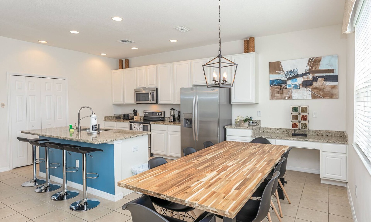 Bellavida House | Fantastic 4br 3ba with Pvt Pool with Lake view near to Disney