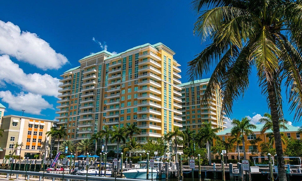 Boynton Beach Condo | Fantastic Condo, Ideal Location, Fully Furnished With Upgrades Throughout.