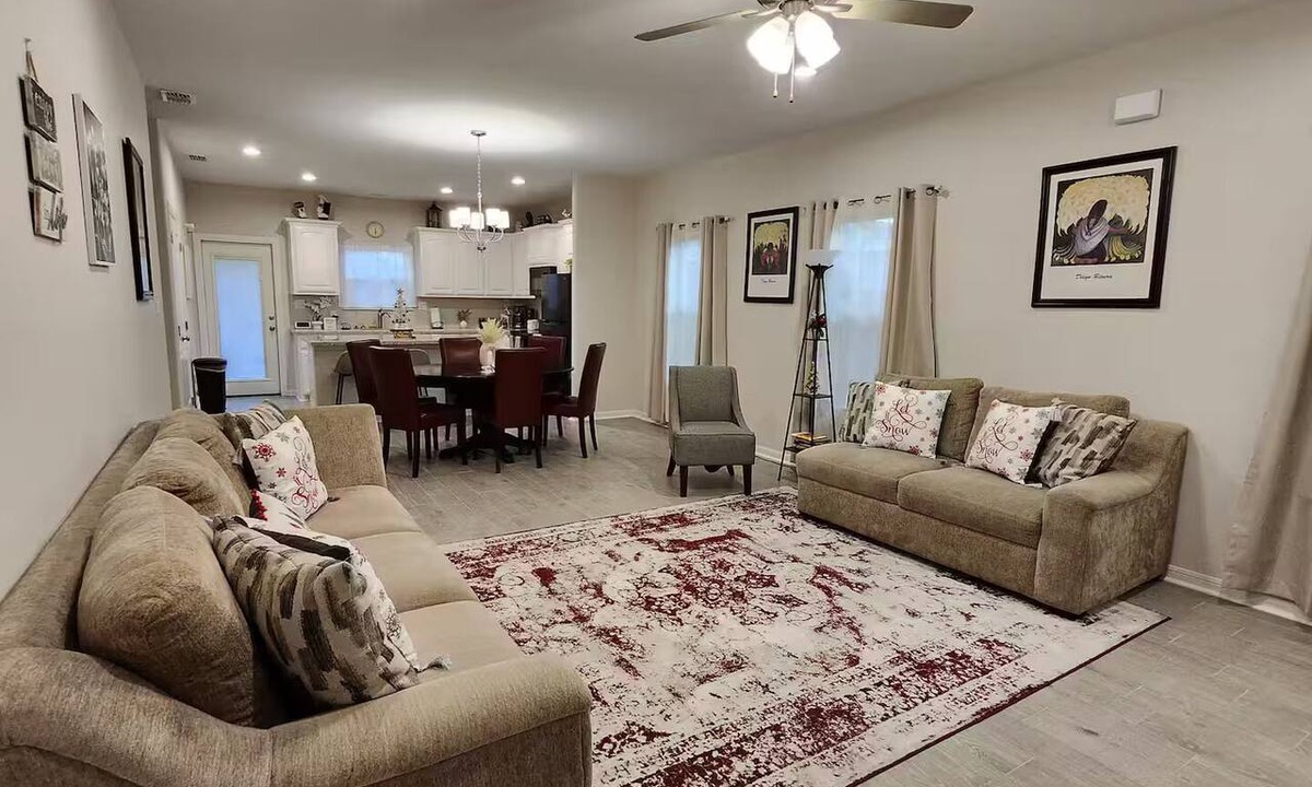 McAllen House | Feel right at Home - Mi casa es tu casa