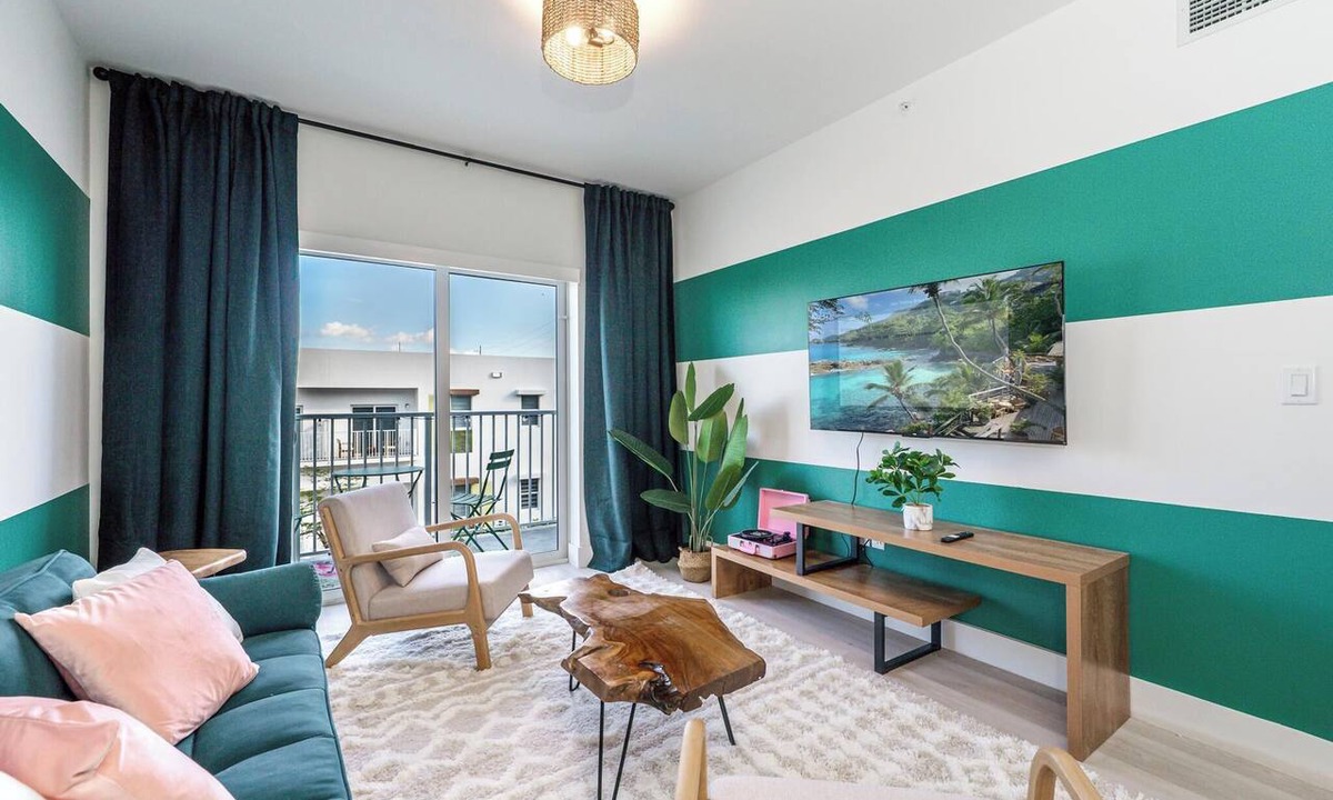 Hallandale Beach Apartment | FIFA 2026 Stay! Spacious 2BR/2BA Near Miami, FLL, Casino & Parking