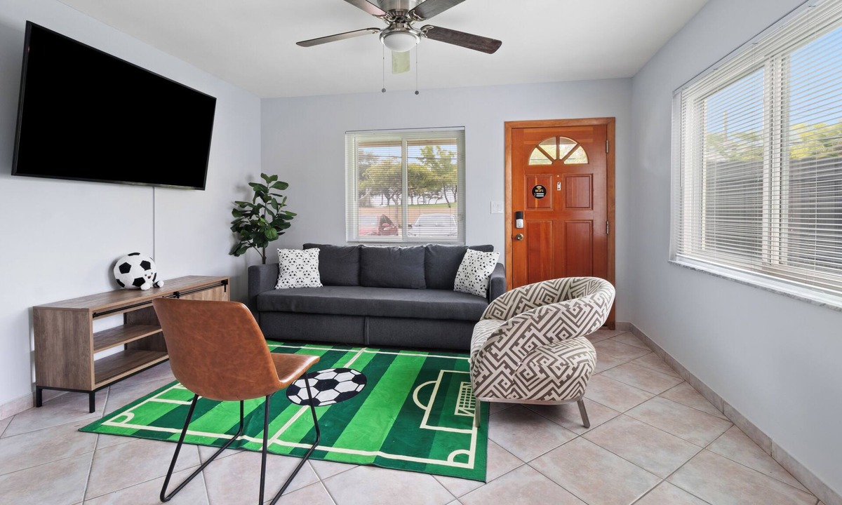 Dania Beach Apartment | FIFA Ready Stay 5min Airport - 10min Beach - Free Parking