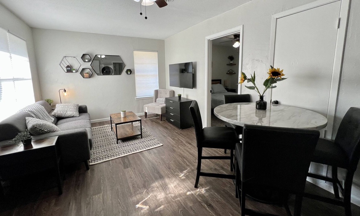 Whitesboro House | Find Peace at Charming Comfortable Downtown Home