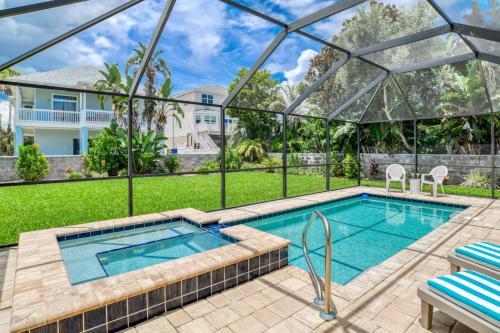 Butler Beach House | Flamingo Beach Hideaway