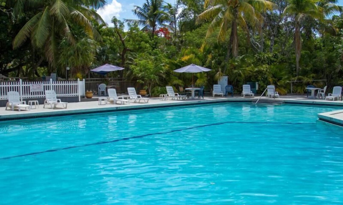 Marathon Resort | Florida Keys Escape! 2 Design Units, Pool, Tennis, Parking, Near Attractions