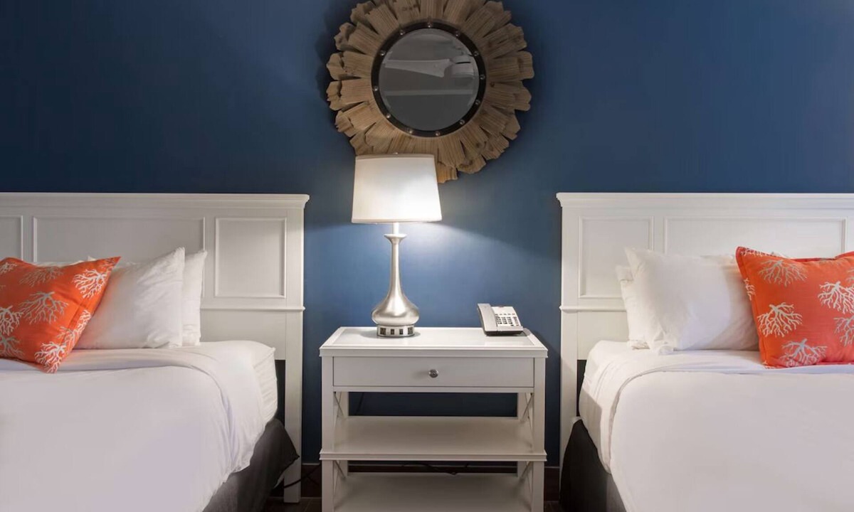 Marathon Resort | Florida Keys Escape! 2 Design Units, Pool, Tennis, Parking, Near Attractions