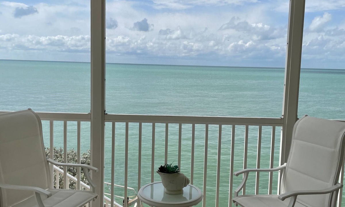 Layton House | Florida Keys Waterfront home with beautiful sunset views.