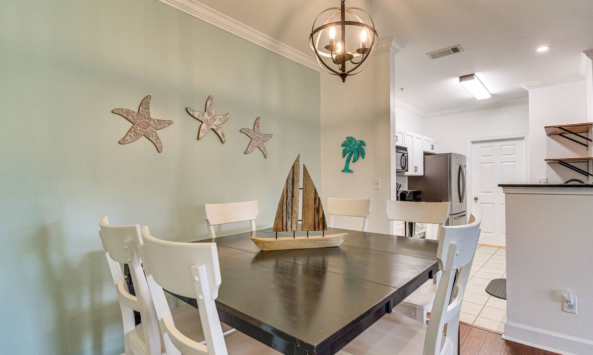 Foley Condo | Foley Condo w/Pool Access: 10 Mi to Gulf Shores!
