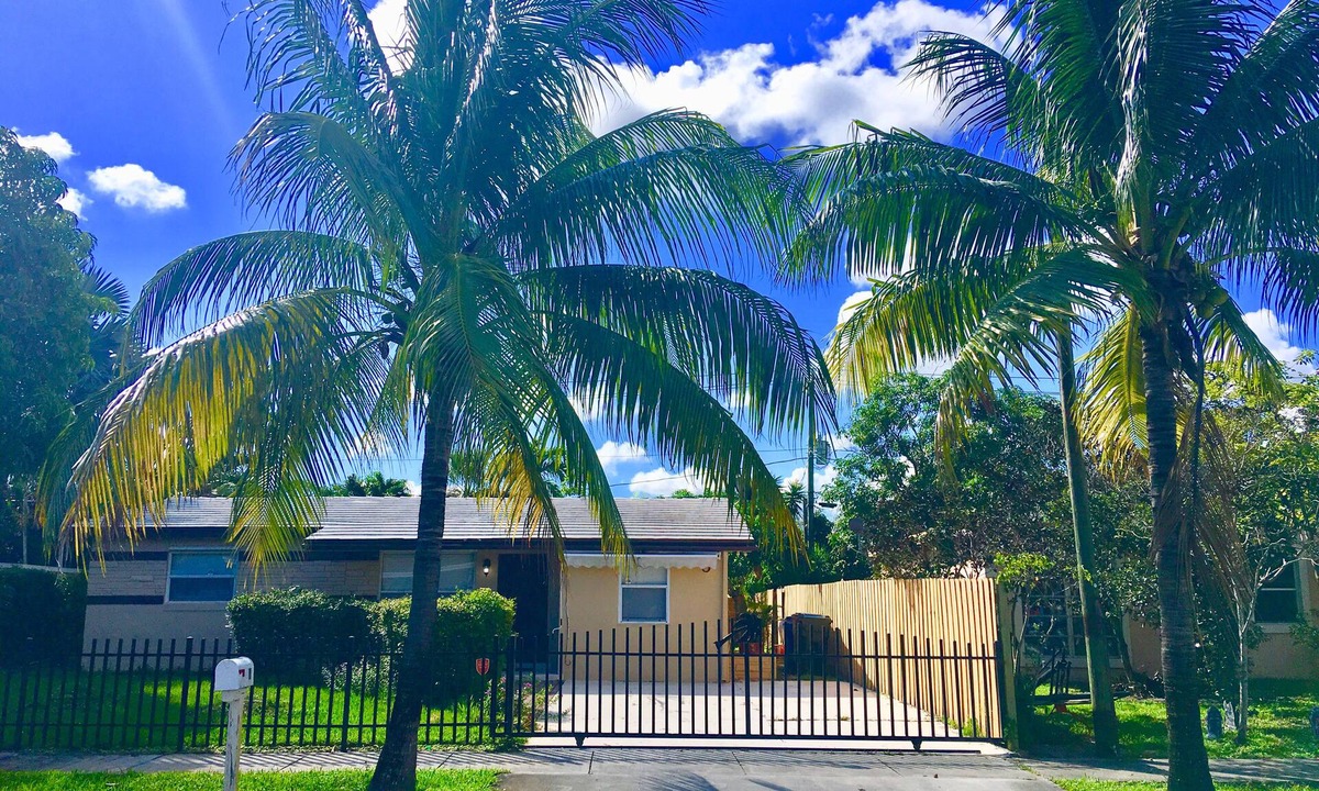 North Andrews Gardens House | Fortlaudardale 3 miles to the Beach/Casino/WiltonManors .