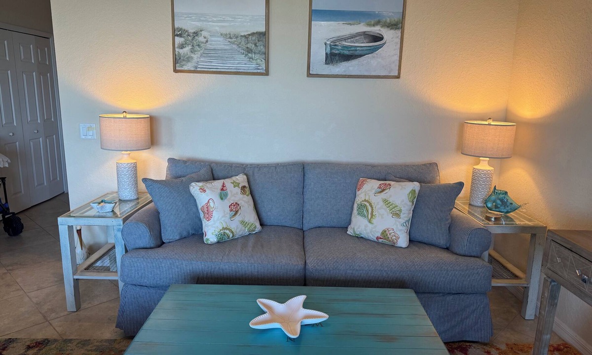 Bradenton Condo | Fourth floor unit with GREAT views of the Manatee River. Recently redecorated!