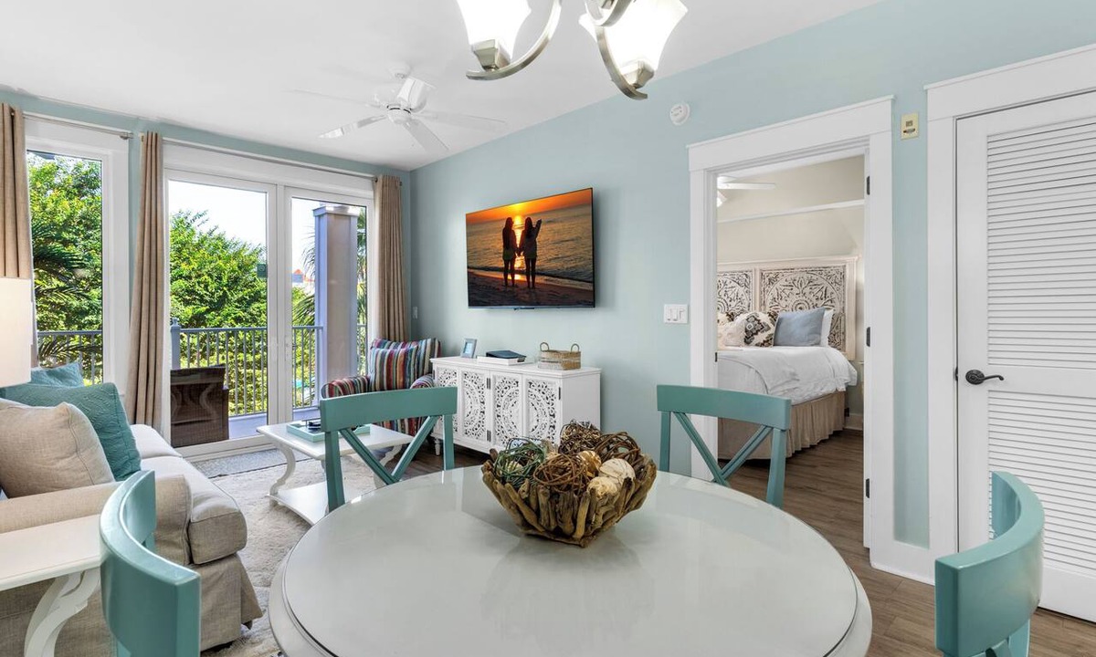 Baytowne Wharf Condo | Free Resort Tram 🚌 Pool & Hot Tub – Sandestin Pilot House 506