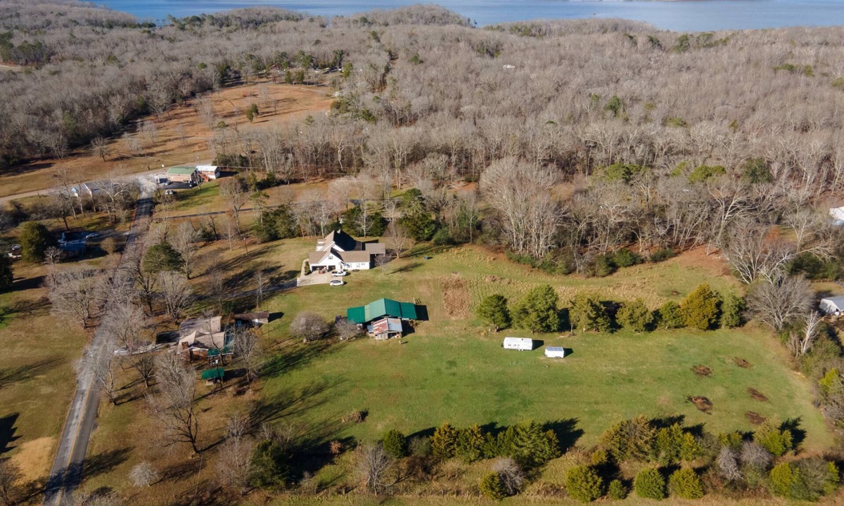 Harrison House | Free Ruby Falls Ticket & More -Harrison Bay State Park-Lake Chickamauga-Bring your boat-fishing pond
