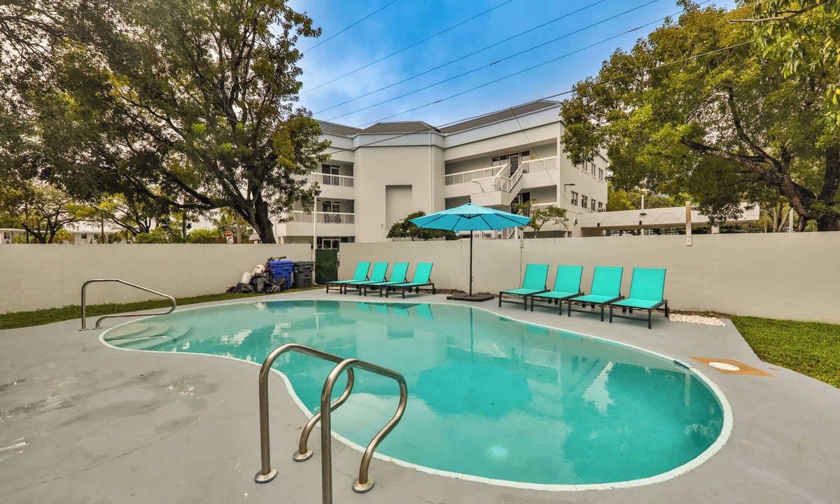 Hollywood Hills House | Friday Family Feels Only