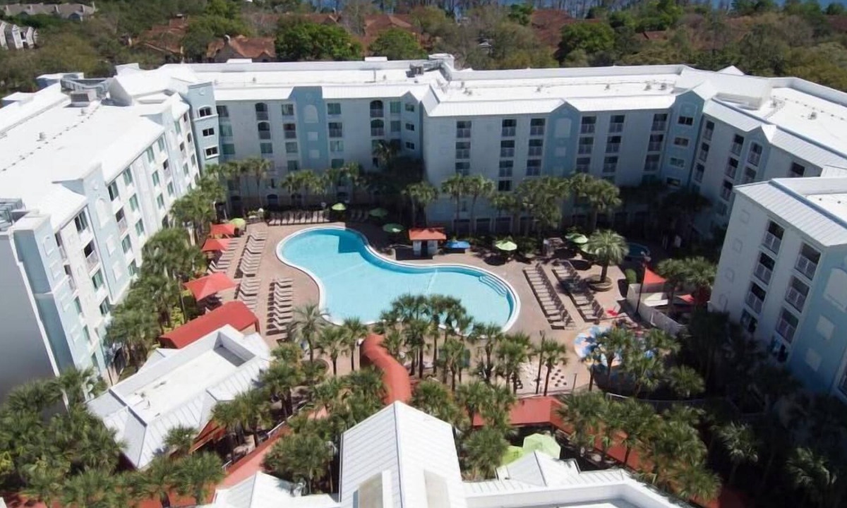 Florida Central Atlantic Coast House | Friends and Family Orlando Getaway. 3 Comfy Units for 12 Guests, Pool, Shuttle