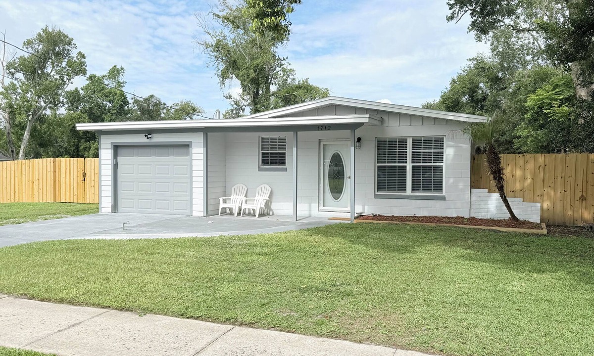 Arlington House | Fully Remodeled-Spacious Backyard-Fully Gated-BoatTrailers-Welcome-NewMasterBath