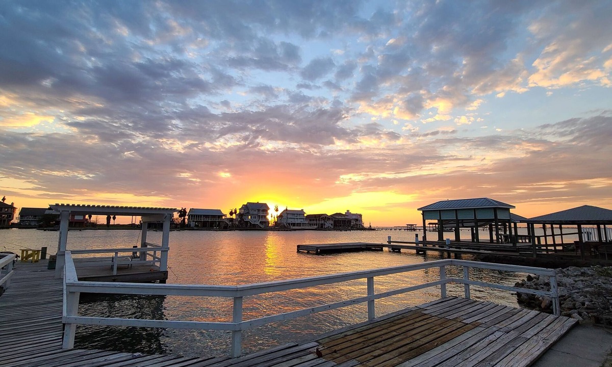 Crash Boat Basin House | Galveston bay house waterfront, Private Fishing Dock, Arcade, Near town & Beach