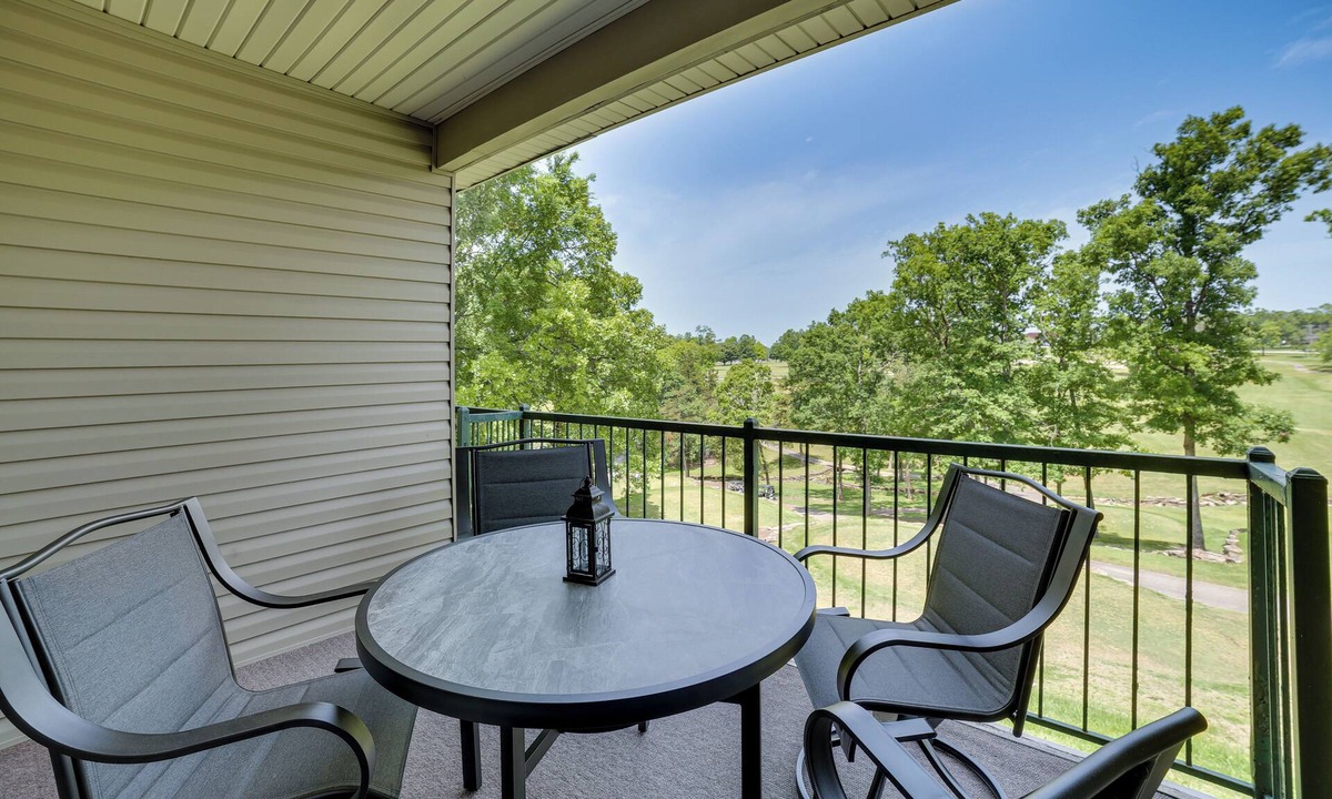 Branson Condo | Game & Movie Rooms! Unit 4 Mi to Branson Landing