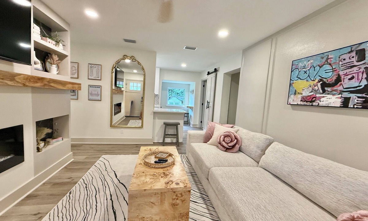 Tallahassee House | Garnet and Glam 1.2 miles from FSU Stadium 4-bedroom 2 bath house