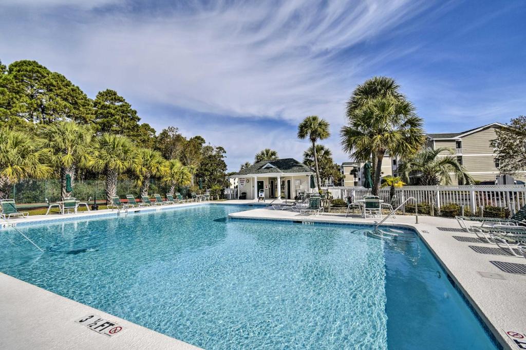 Sunset Beach House | Golf, Swim & Explore: Sunset Beach Family Condo!