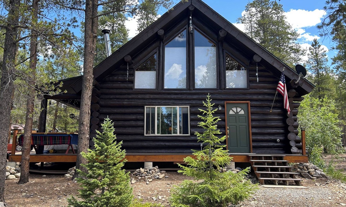 Leadville North Cabin | Gorgeous 1-bedroom plus loft cabin in historic Leadville perfect for a getaway!
