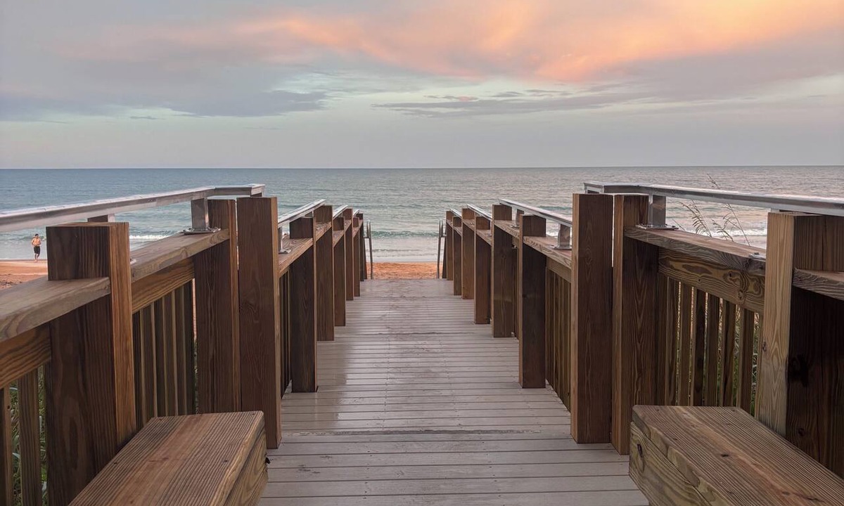 Ormond-by-the-Sea Condo | Gorgeous 3 Bedroom Condo Directly on Beach