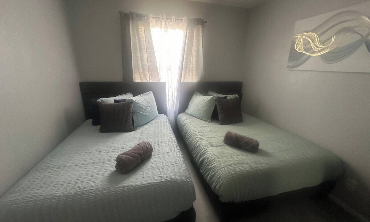 Midland House | Gorgeous 4-bedroom house with AC in friendly Midland neighborhood