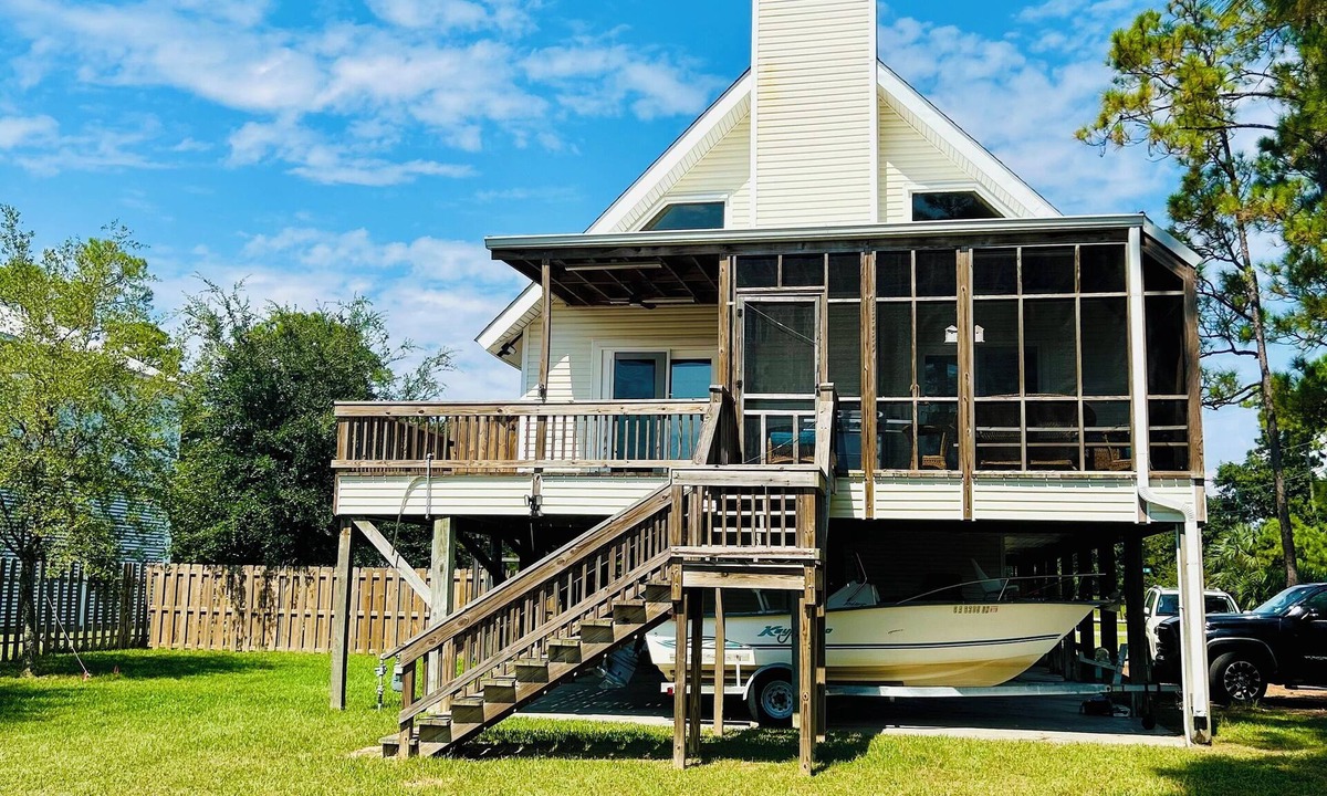 Henderson Point House | Gorgeous 5-bedroom house with pool in Pass Christian