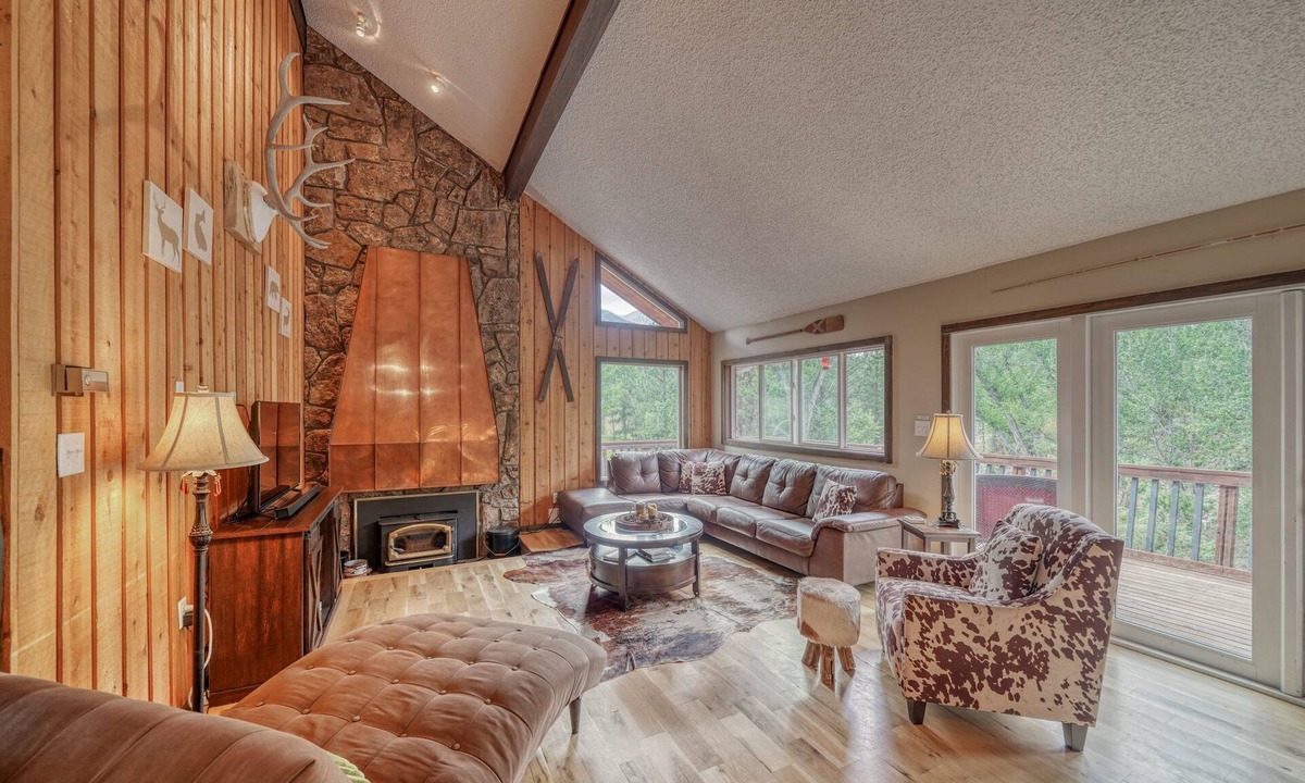 Nathrop Cabin | Gorgeous Rippling Waters! Private Hot Tub- Spectacular Views!