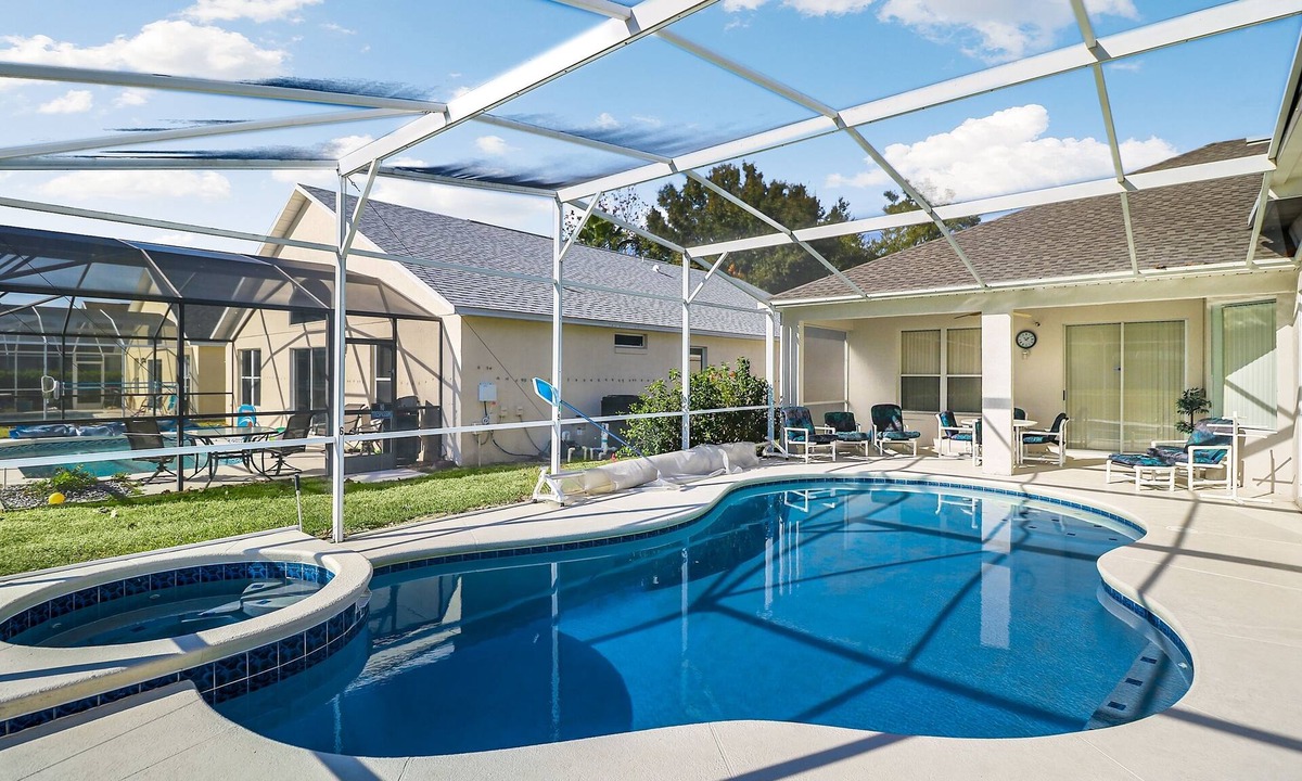 Westridge House | Grand Exclusive 4BR Grove Home near Disney
