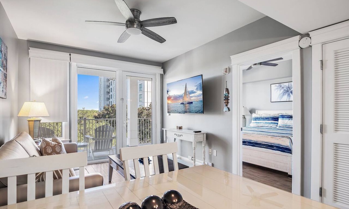 Baytowne Wharf Condo | Grand Sandestin 4th floor 1 bedroom-Baytowne Wharf