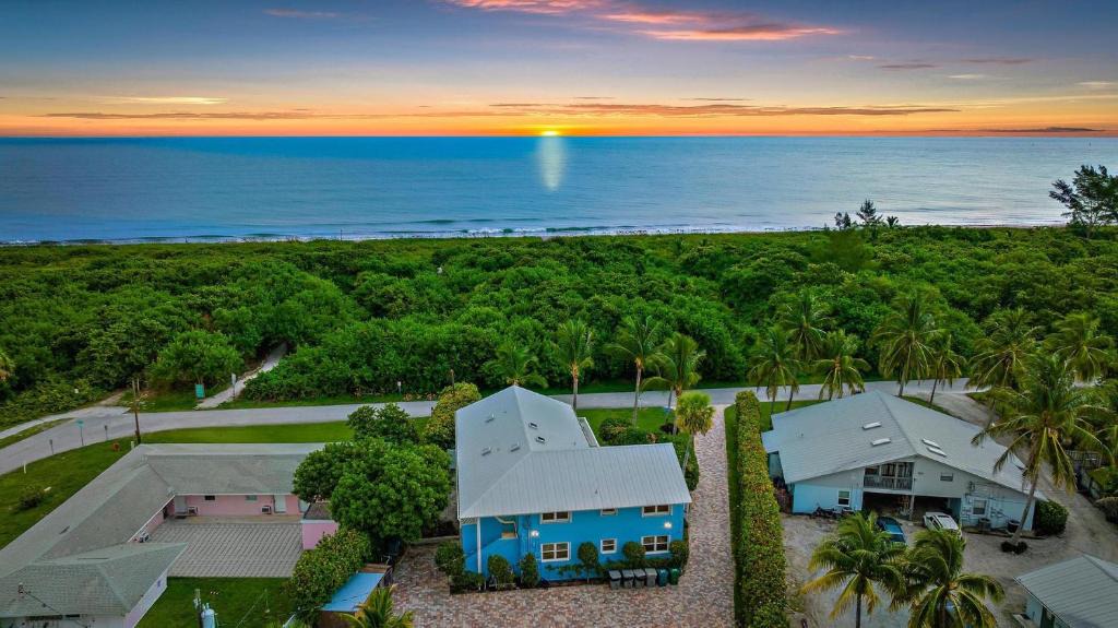 Fort Pierce Shores Villa | Ground Floor Beach Condo - Dual En-Suite - No Stairs - Steps to the Sand