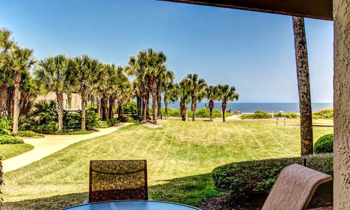 Fernandina Beach Condo | Ground-level home with pool - short walk over dunes to beach