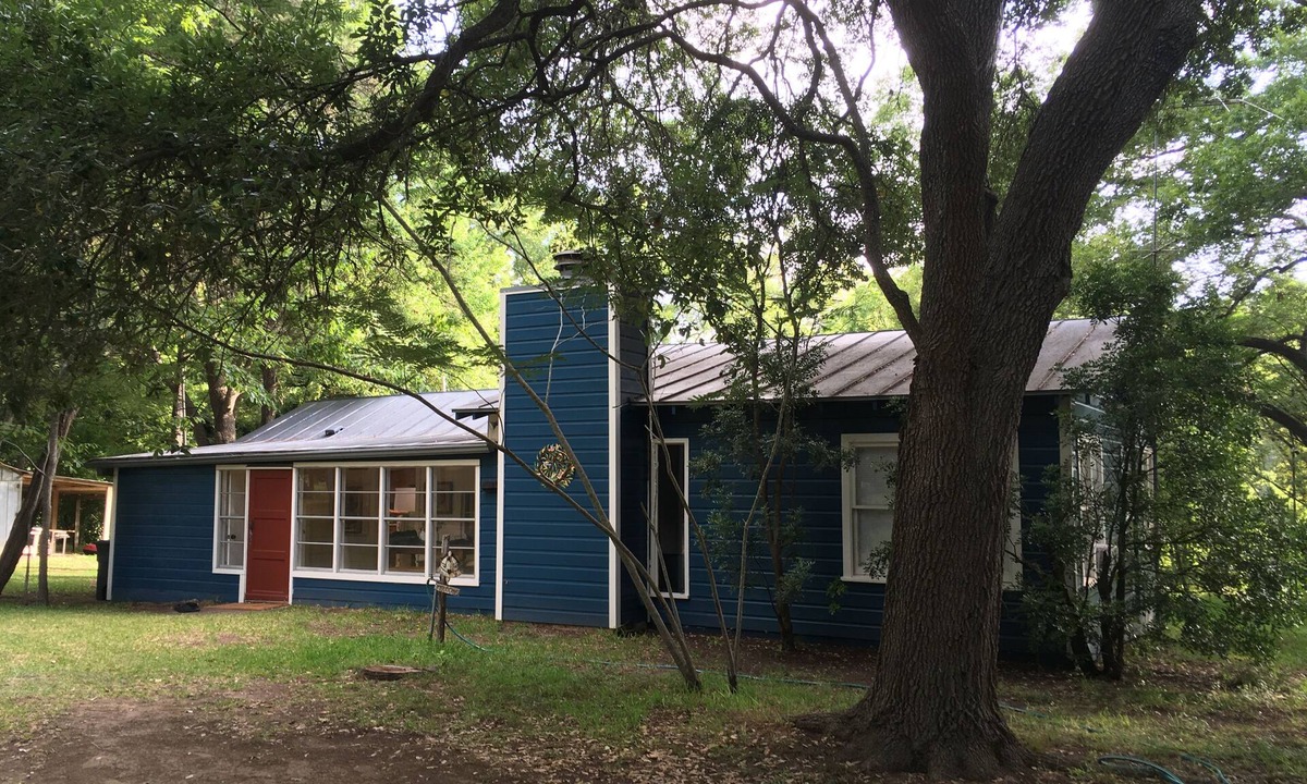 New Braunfels Cabin | Guadalupe River Road Retreat Bluebird Cabin