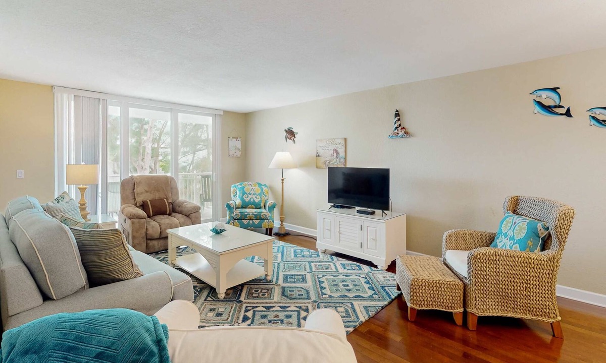 Indian Rocks Beach Condo | Gulf front steps to the beach snowbird and family friendly pool AC and WIFI
