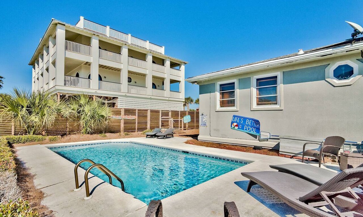 Holiday Isle House | Gulf-View Home with Pool, Game Room & Tiki Cruise