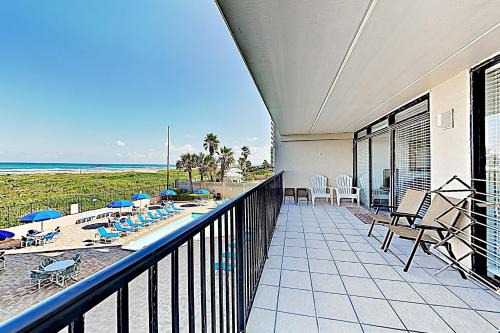South Padre Island House | Gulf-View Resort Retreat: Suntide III - Unit 209