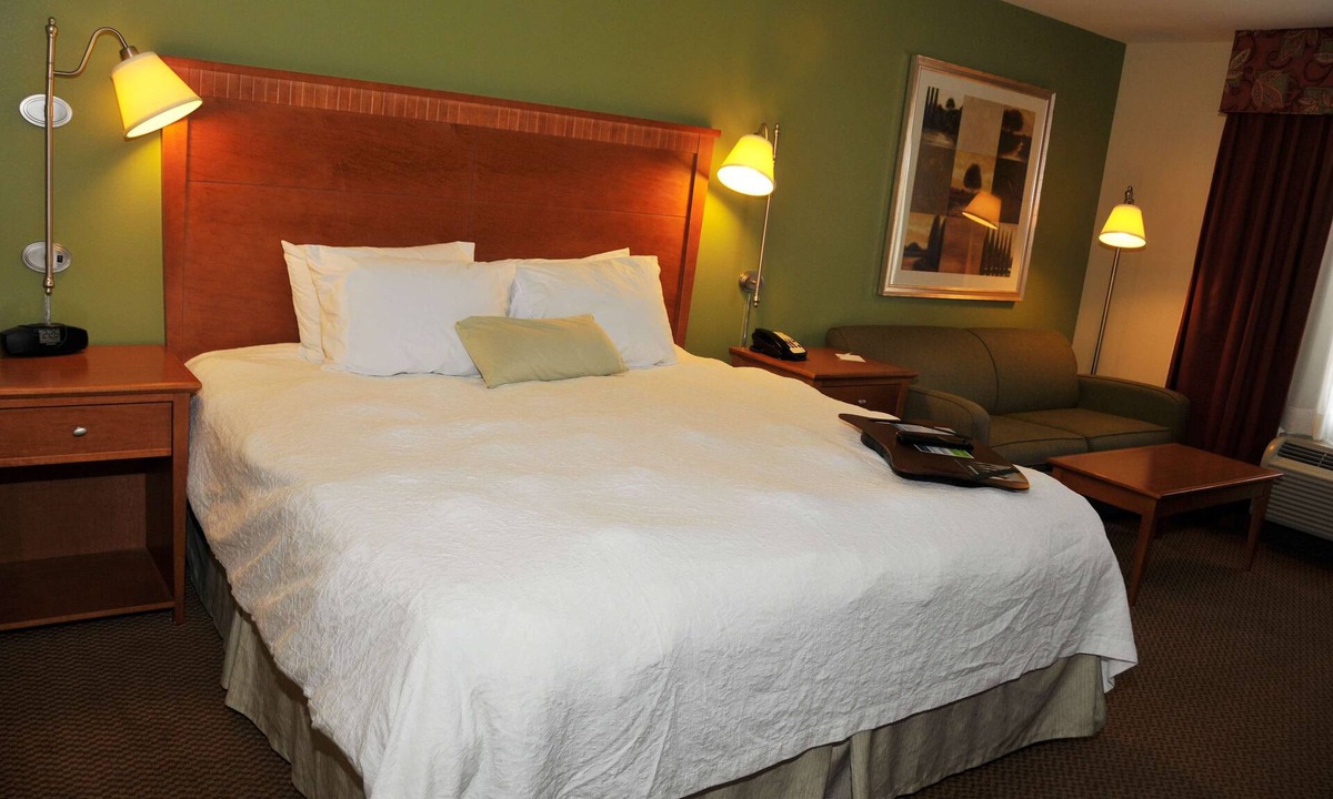 Clinton Hotel | Hampton Inn Clinton