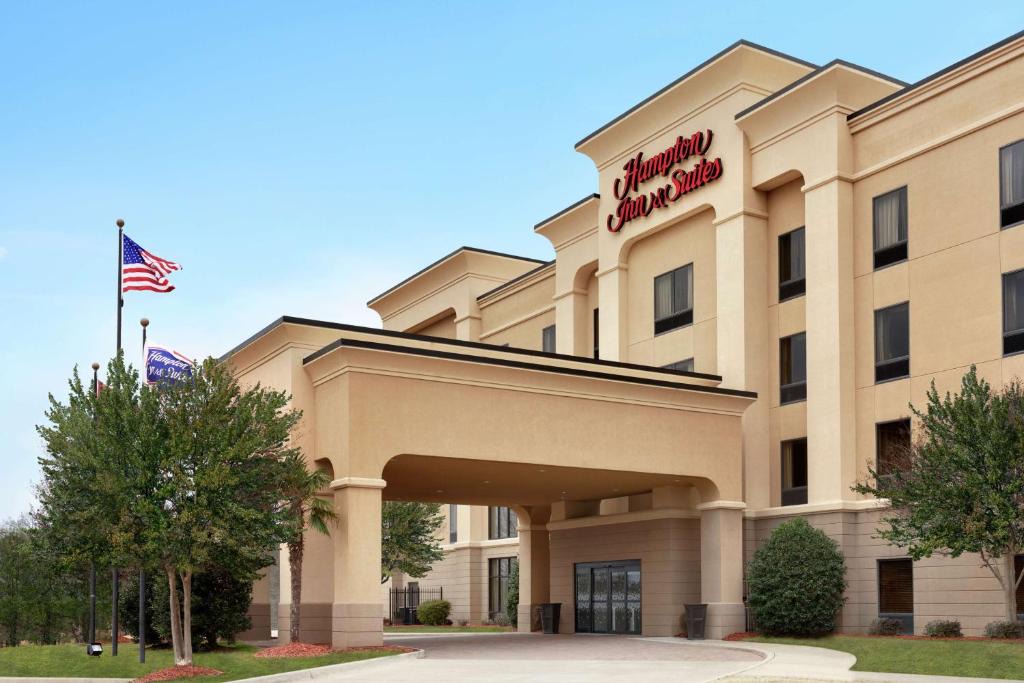 Pine Bluff Hotel | Hampton Inn & Suites Pine Bluff