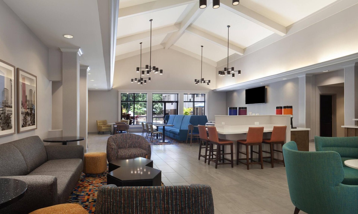 Bearss Plaza Hotel | Hampton Inn & Suites Tampa-North