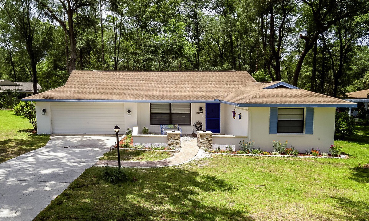 Dunnellon House | Haven at Rainbow Springs: Kayaks, Pool, Game Room