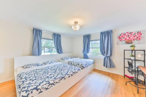 Royal Poinciana House | Heart of Hollywood Villa