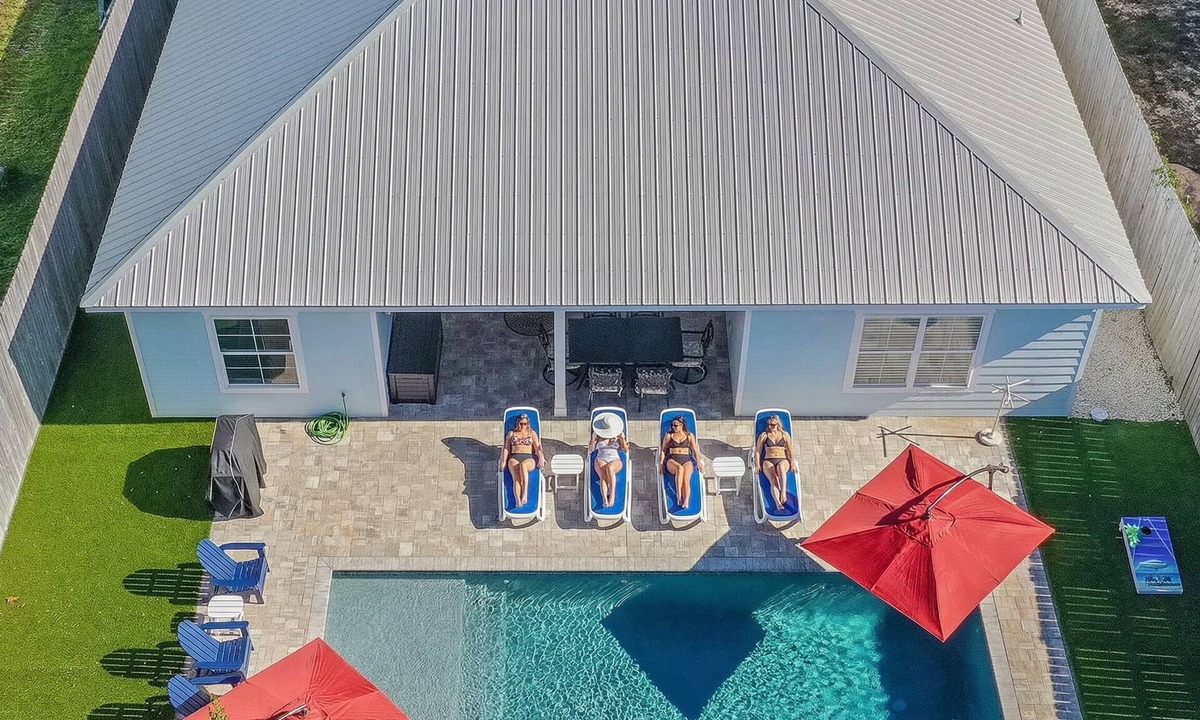 Bahama Beach House | Heated Pool - Bachelorette Getaway - Spring Break Sale