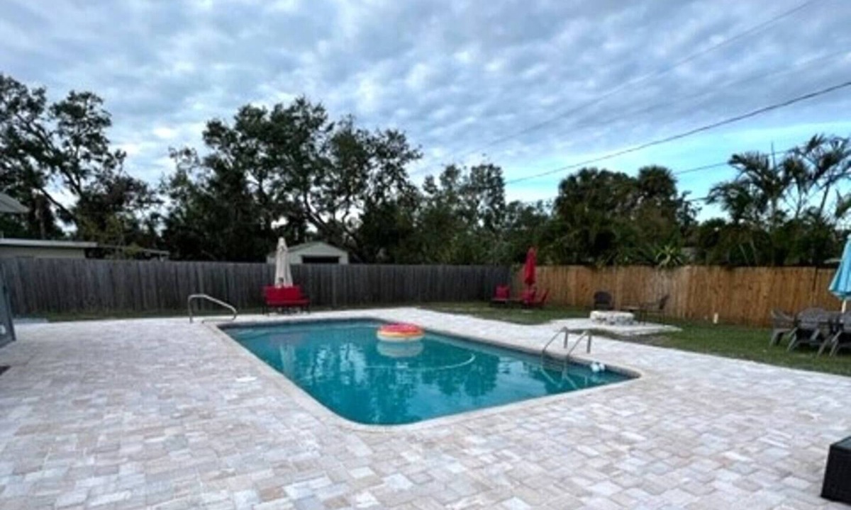 Venice Groves House | Heated Pool Home in Heart of Venice