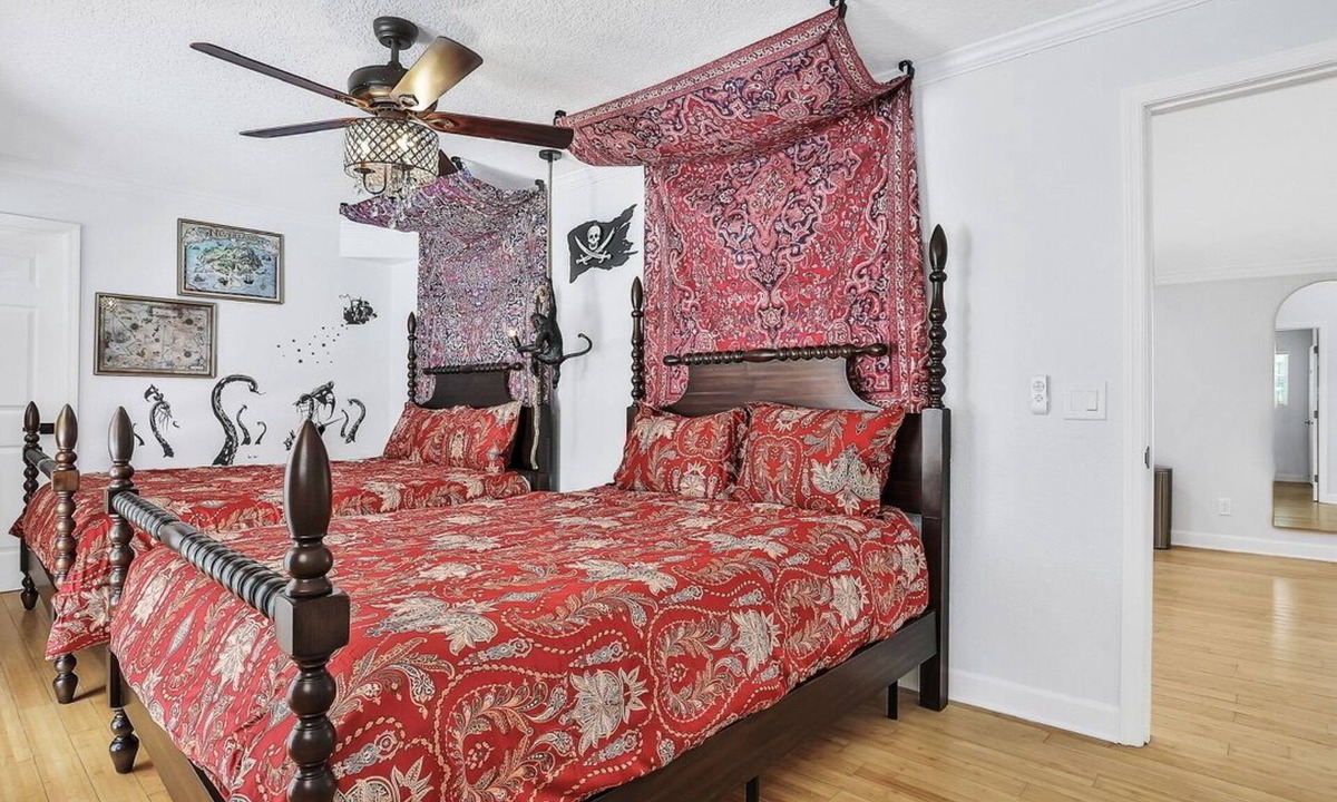 Tropic House | Heated Pool · Hot Tub · Game Room · 5-Min to beach