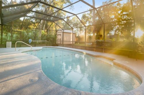 Palm Harbor House | Heated Pool with Lanai- 10min from Beach- Lots of amenities