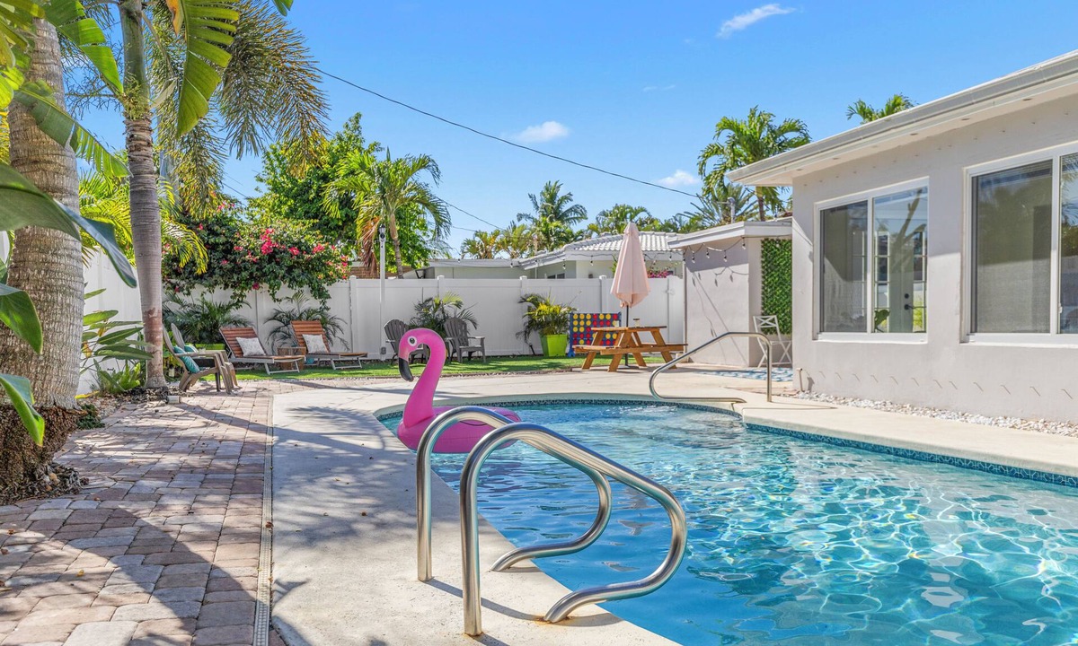 Deerfield Beach House | Heated Saltwater Pool Home Near Beach - 4 BR 2 Bath + Game Room - Pet Friendly